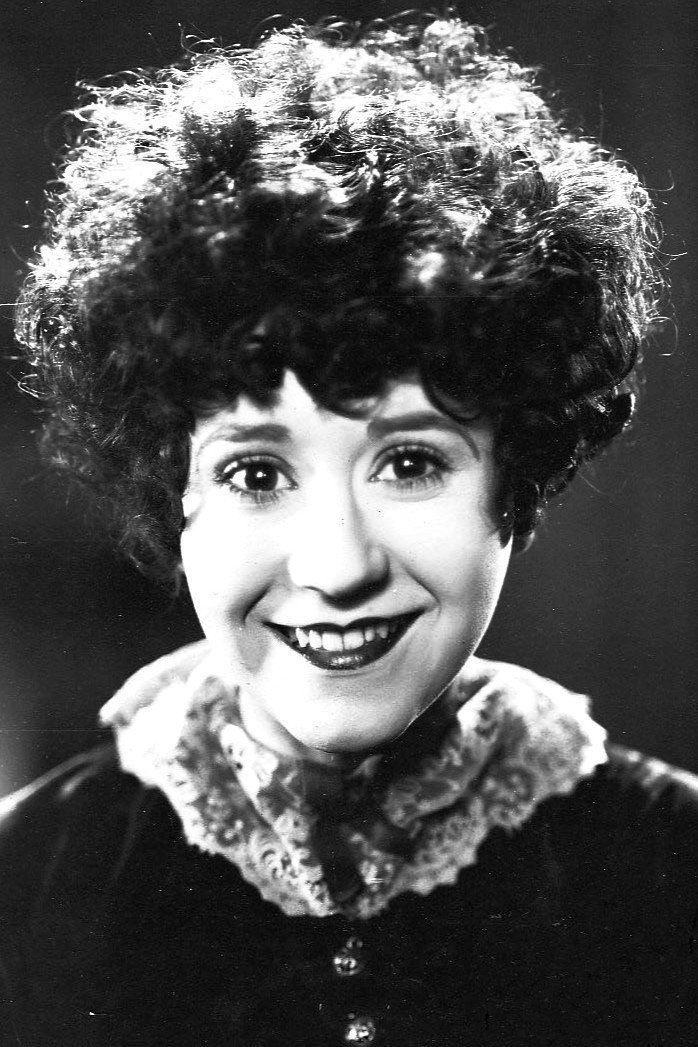Alberta Vaughn as Marie Wallace in Spell of the Circus