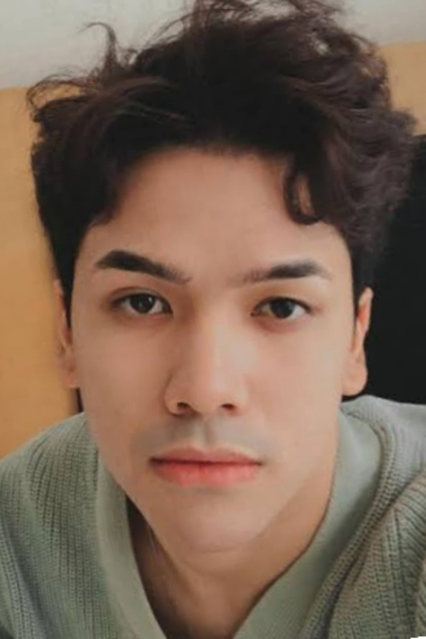 Jordy Rizkyanda as Wisnu in Perempuan Bergaun Merah