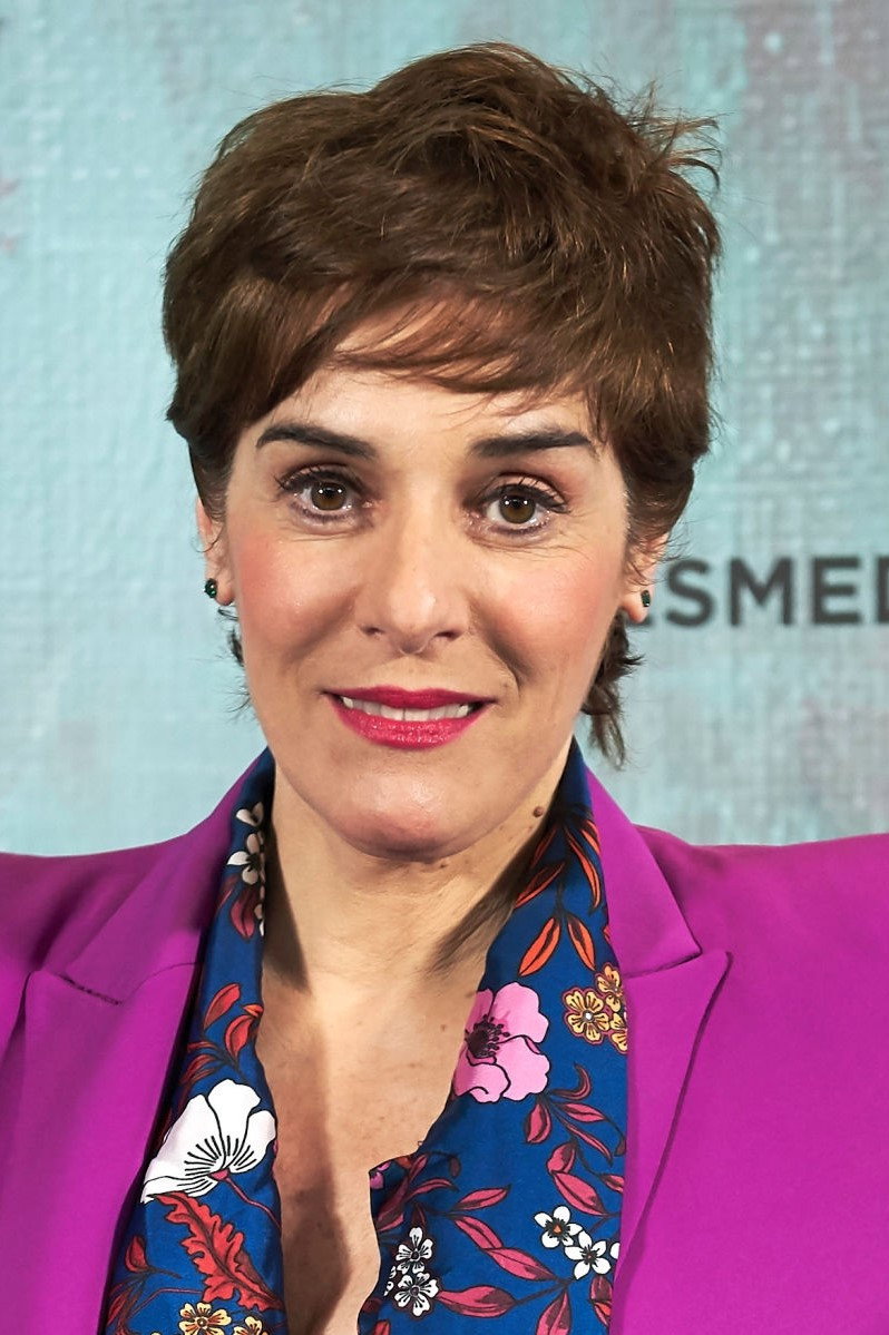 Anabel Alonso as Taskmaster in Taskmaster Spain