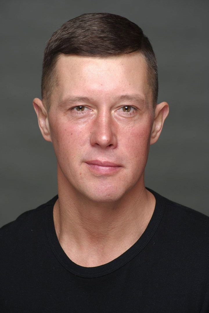 Андрей Муравьев as Viktor in All at Once