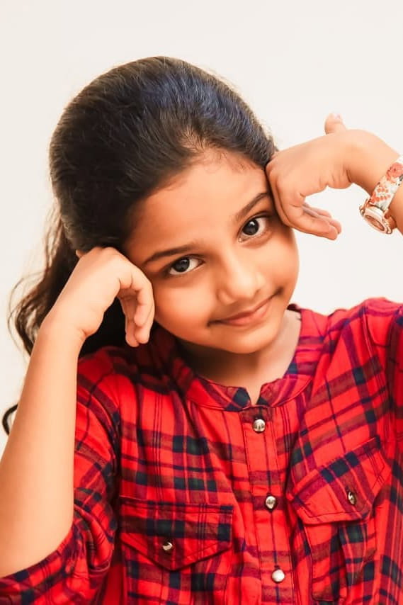 Manasvi Kottachi as Kanmani in Kanmani Paappa