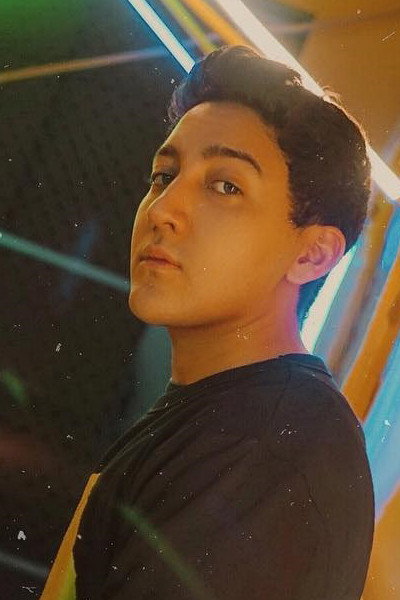 Aaron Ashab as Bayu in London Love Story