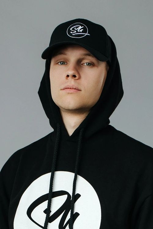 Sascha Hellinger as Sascha Hellinger in Die Allerjutsten