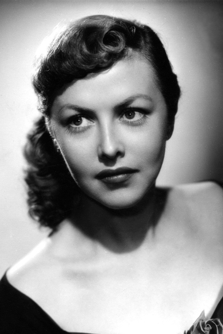 Hanna Rucker as Elisa in Under the Thousand Lanterns