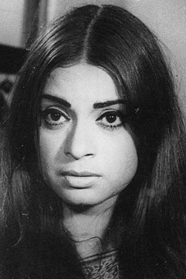 Rehana Sultan as Maya's mother in Inkaar