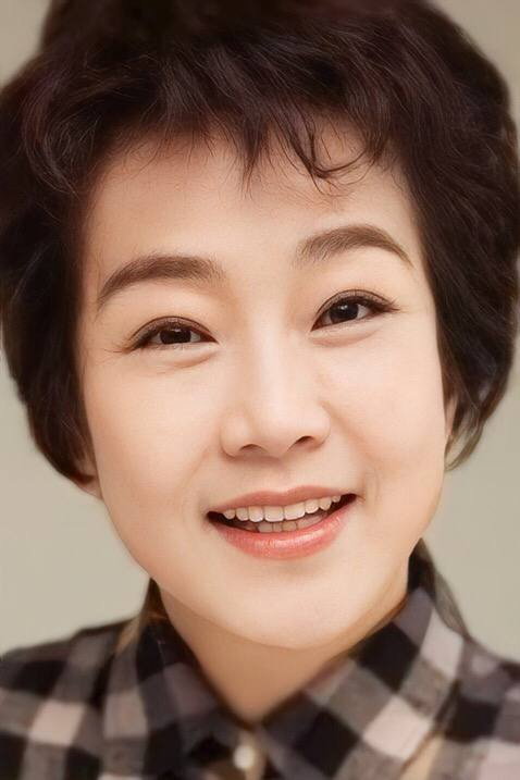 Yeon Woon-gyeong as Chun-ja in Dutiful Son