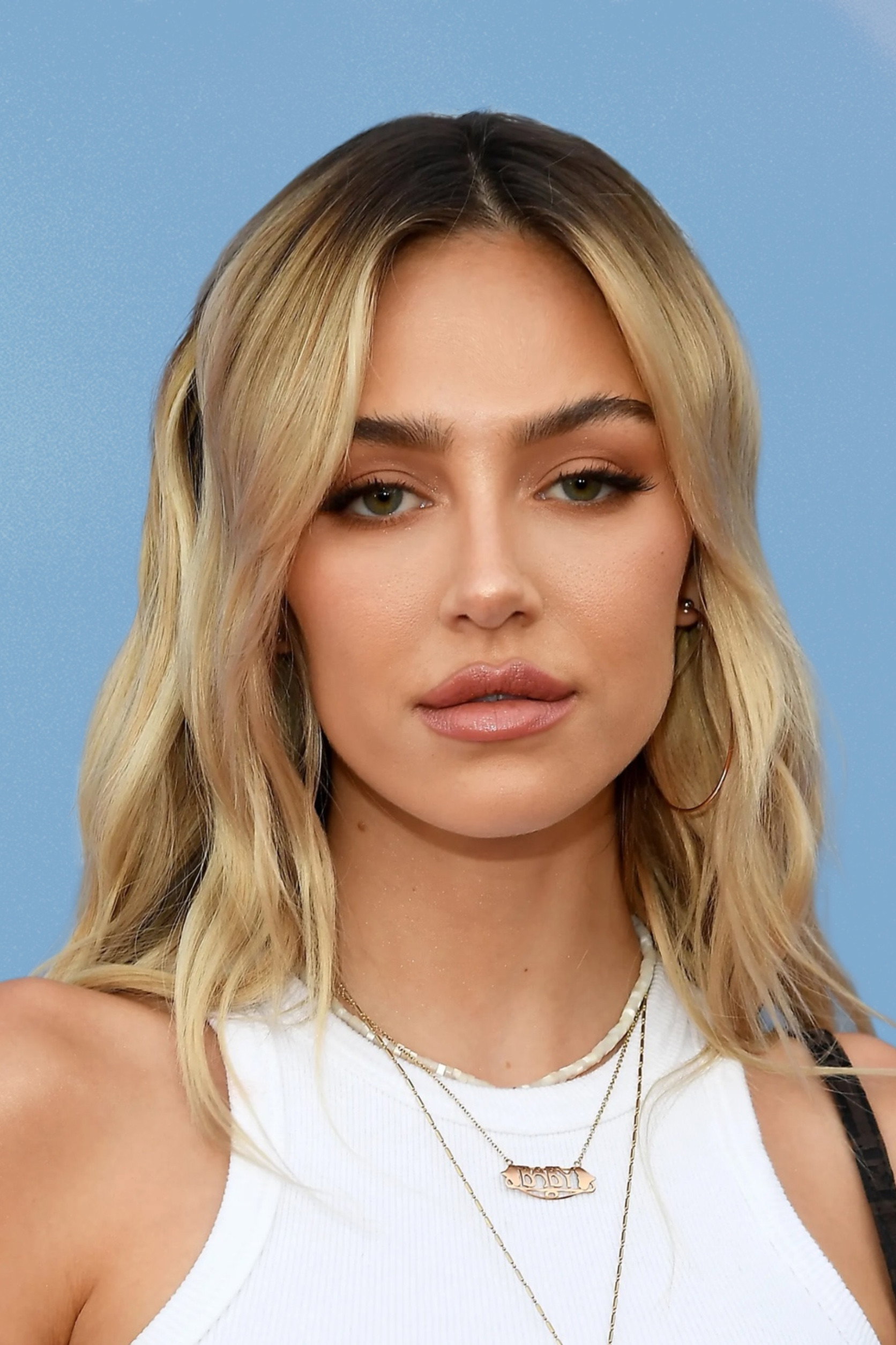 Delilah Hamlin as Summer in Mommy Meanest