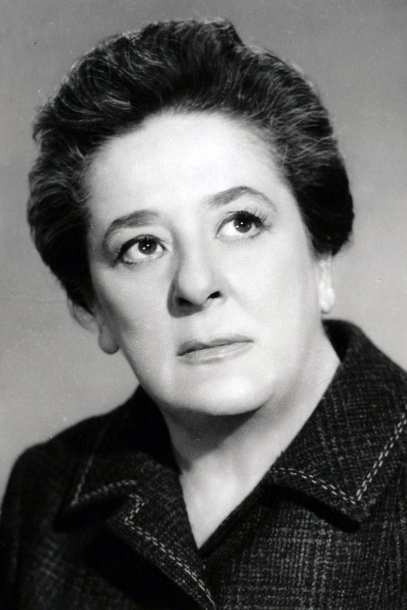 Gobbi Hilda as Agatha Christie in Kojak in Budapest