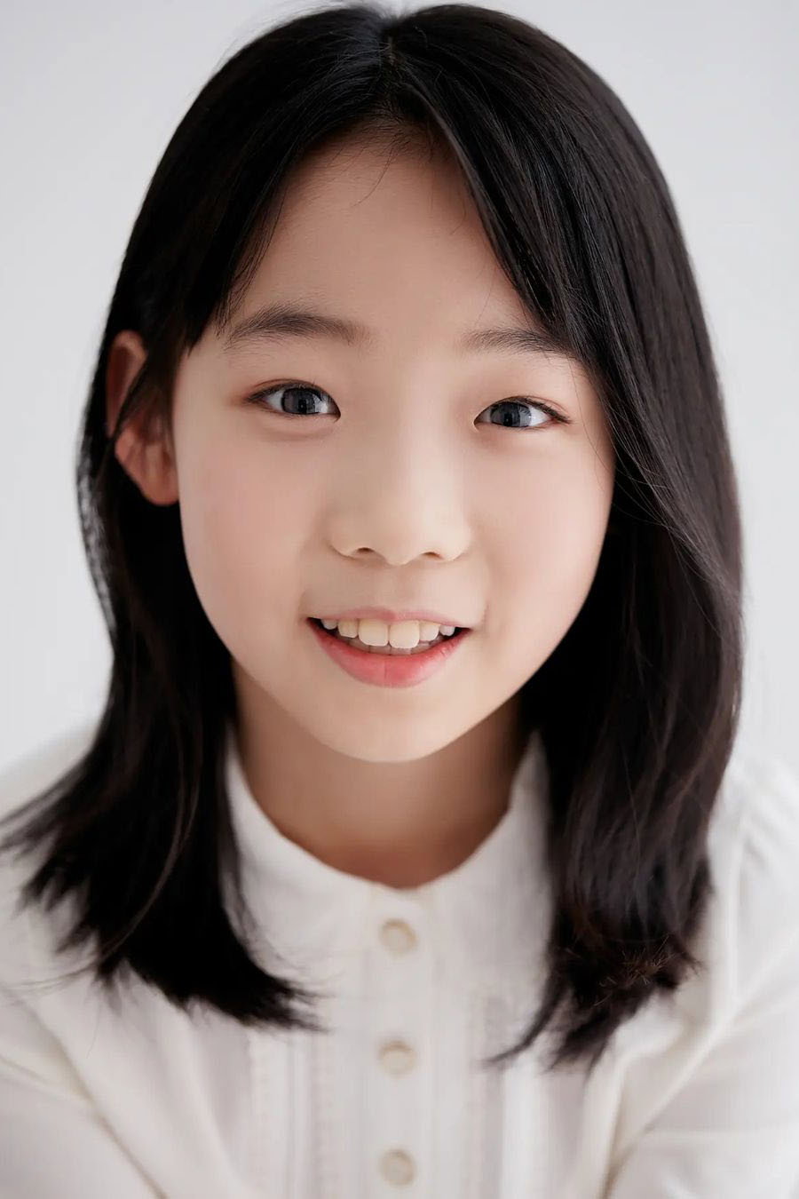 Lee Ji-hyeon as Shi Ah in Father, please find Mary.