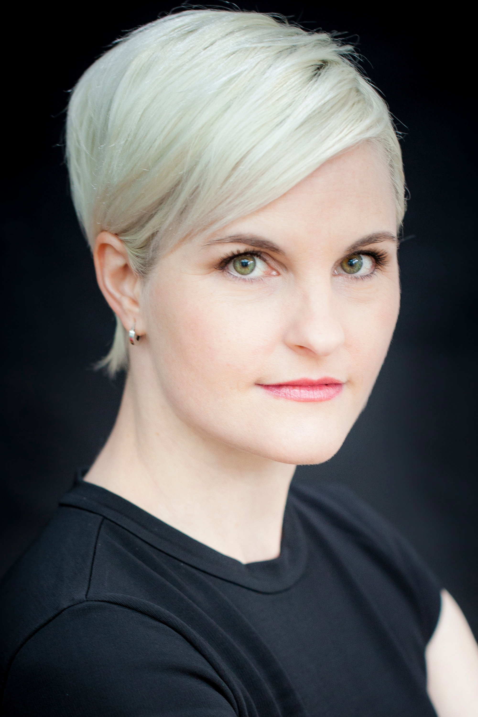 Marie Nonnenmacher as Anicet in Mini Wolf