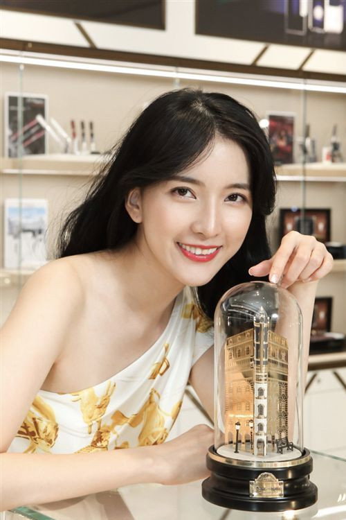 陳匡怡 as Maggie in In Time with You