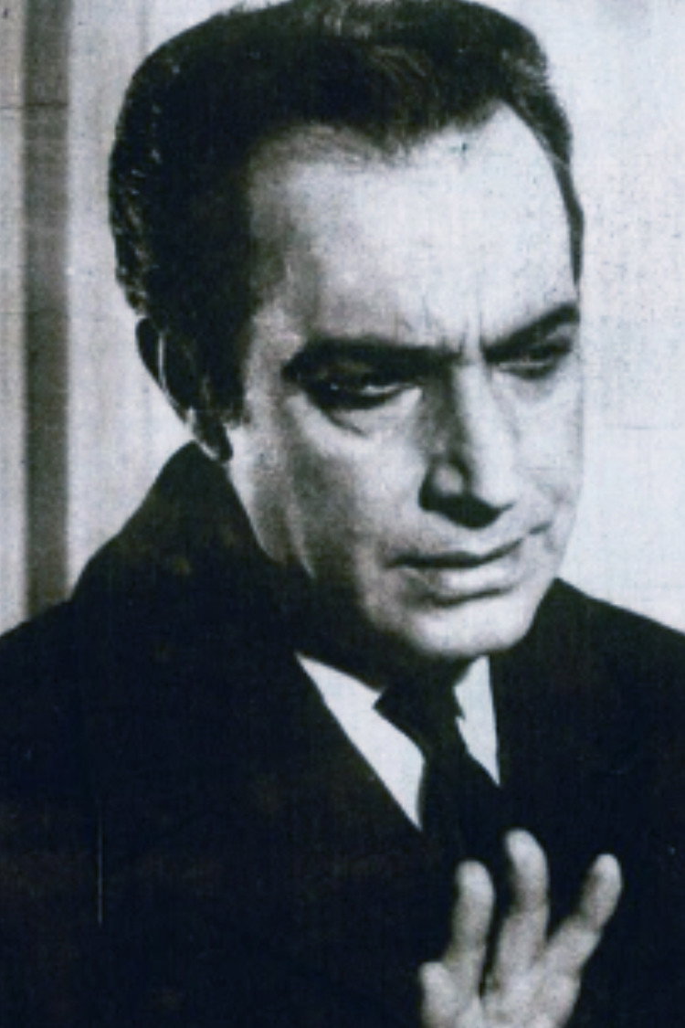 Eduardo Rudy as Enrique Zapiola in Los chicos crecen