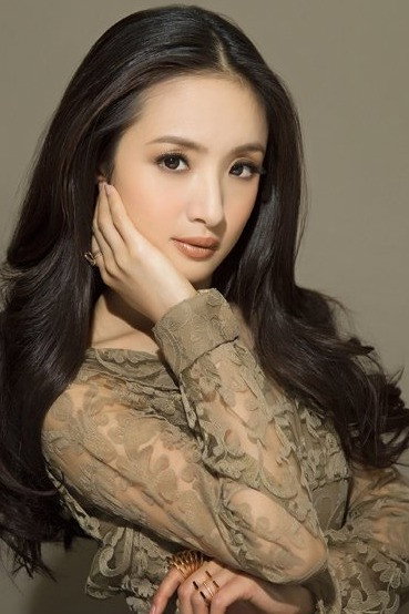 林依晨 as Cheng You-qing in In Time with You