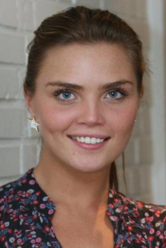 Kim Feenstra as self — actrice, fotomodel & fotograaf in Taken - Children of the State