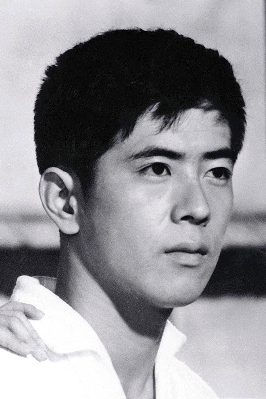 川口浩 as Tamio Moroi in The Crowded Train