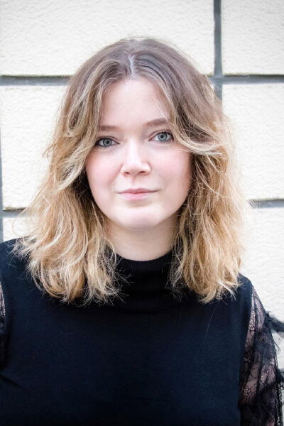 Axelle Verkempinck as Isa in Bathroom Stories