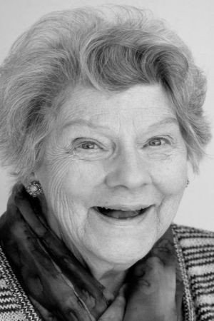 Vilma Hollingbery as Phyllis in Nurse