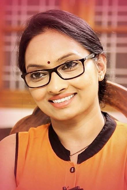 I Dream Anjali as Dr. Ajnali in Yevam