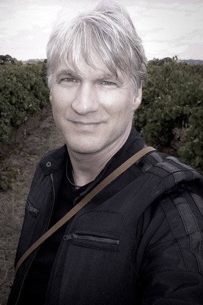 Eliot Lewis as Keyboards in Daryl Hall & John Oates - Live in Dublin