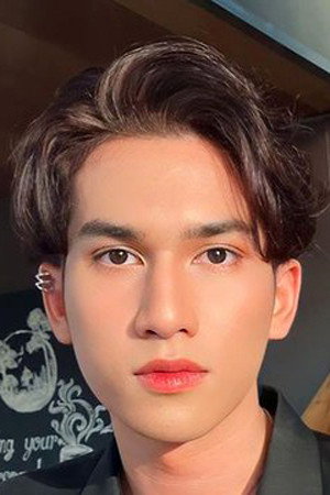Pik Supawit Vichitrananda as Win in Monster Next Door