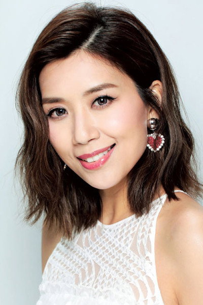 黃智雯 as Inspector Szeto Kiu in Sergeant Tabloid