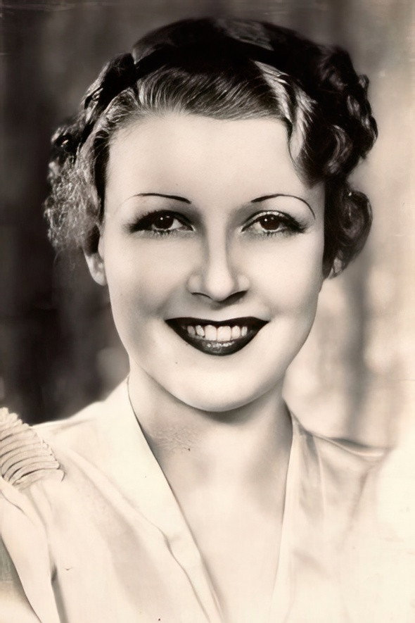 Germaine Aussey as Lucie Boissonade in Circulate!