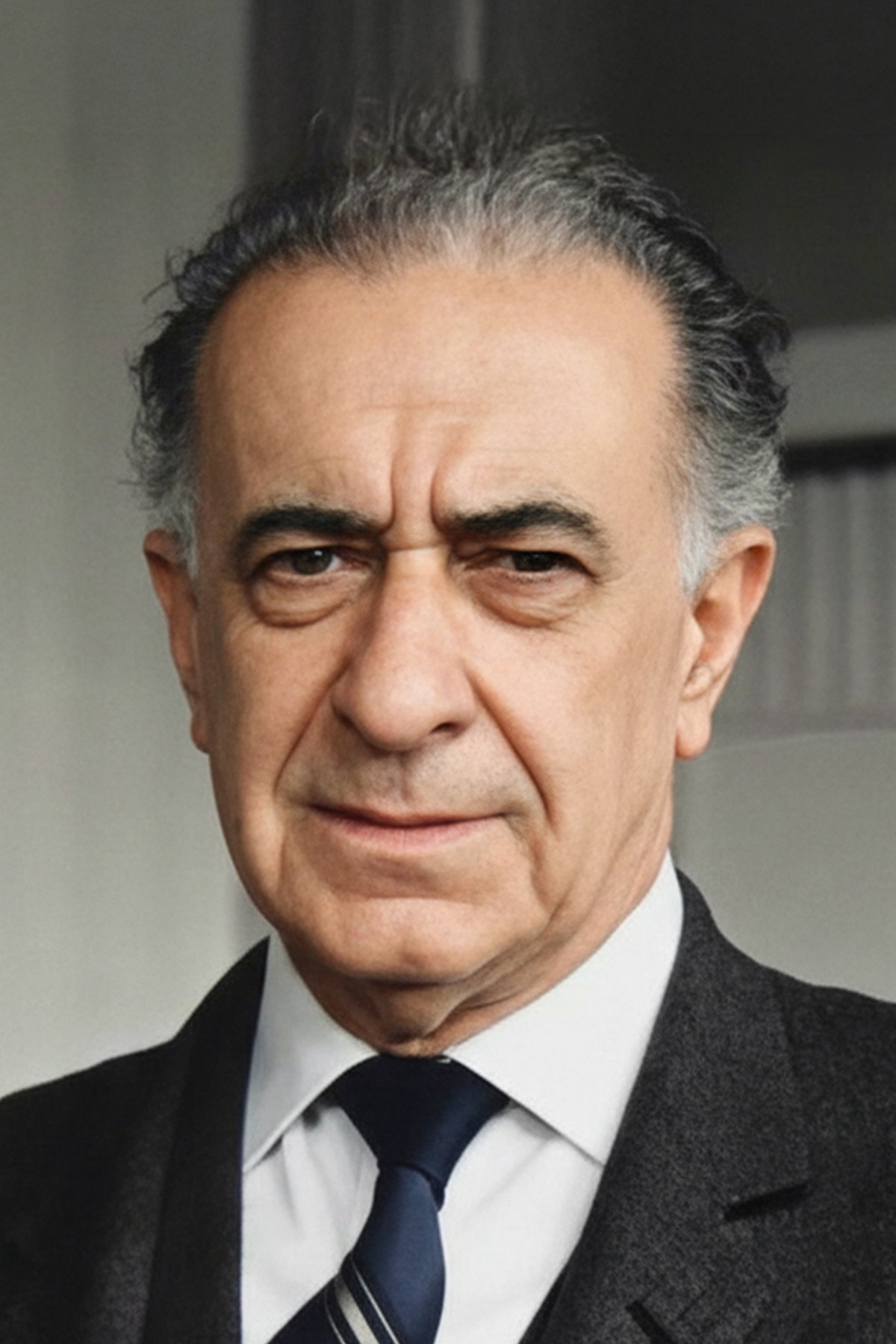 Vasfi Rıza Zobu as Ferhat in Kara Koyun
