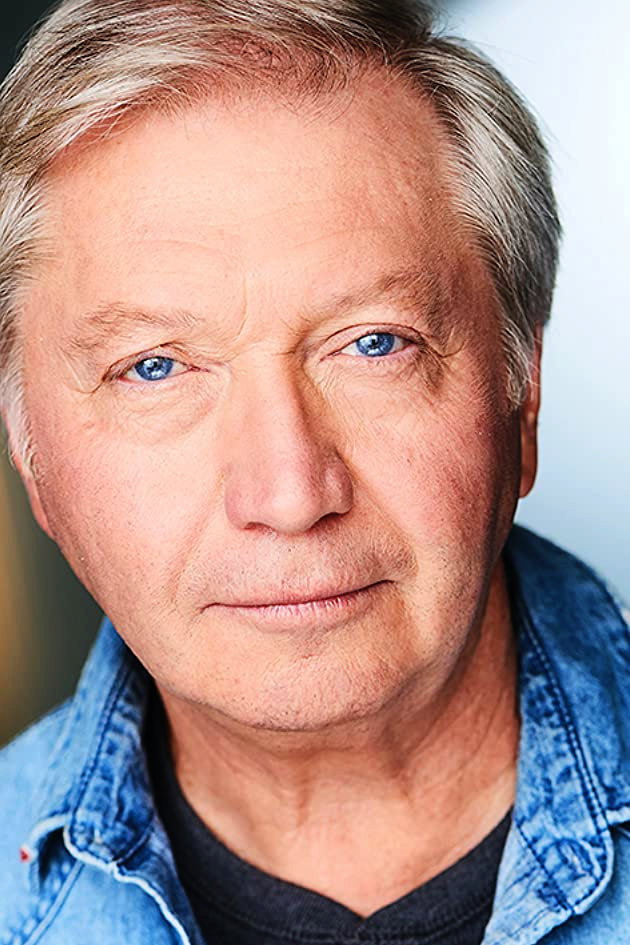 Warren Sweeney as Gas Mart Clerk in Wild Cactus