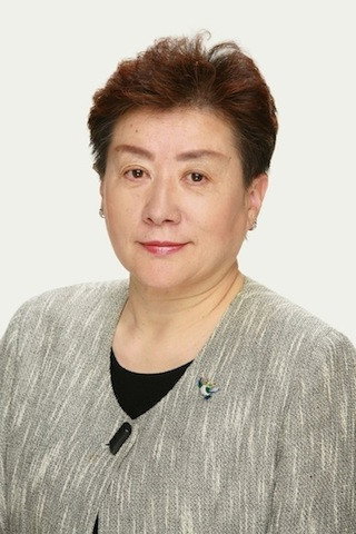 秋元千賀子 as 戸馳一郎 in Homerun Kanta