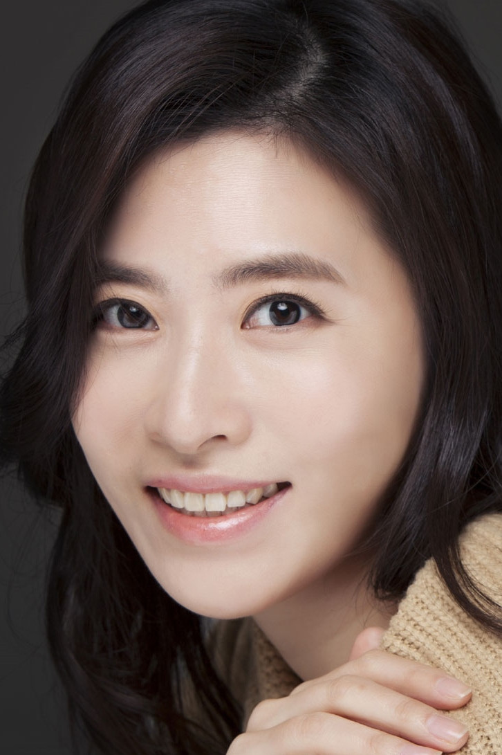 Jung Yun-shim as Mun Yeong in Wi-do
