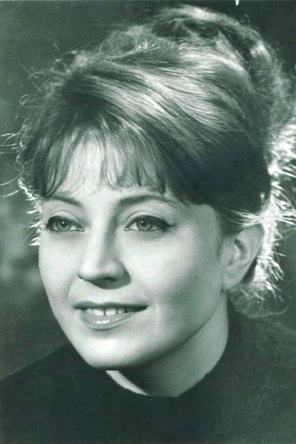 Gina Patrichi as Maria Moromete "Guica" in The Moromete Family