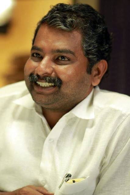 Bitto Davis as Moosa in Pokkiri Simon