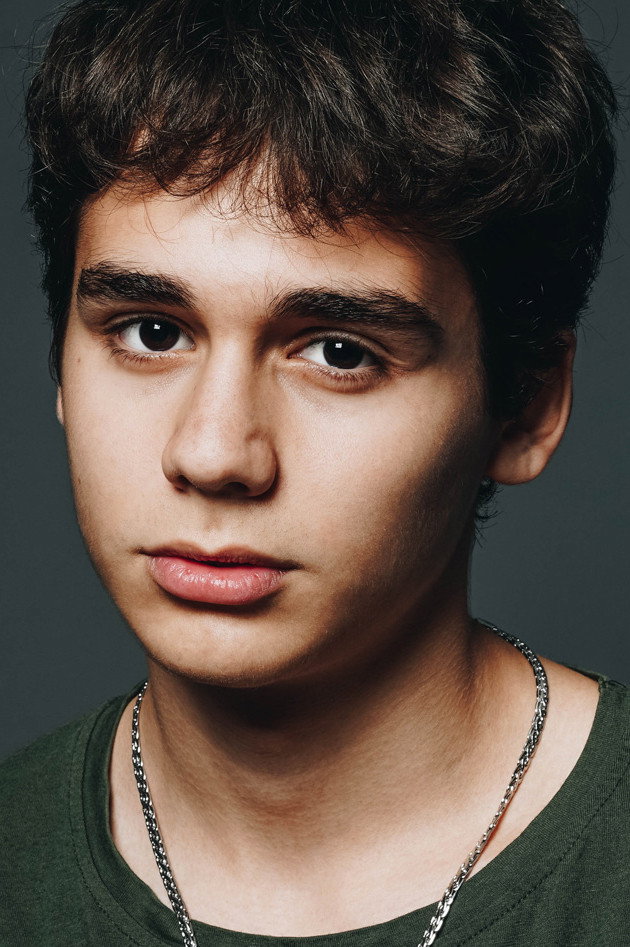 İlber Uygar Kaboğlu as Burak in Lodging