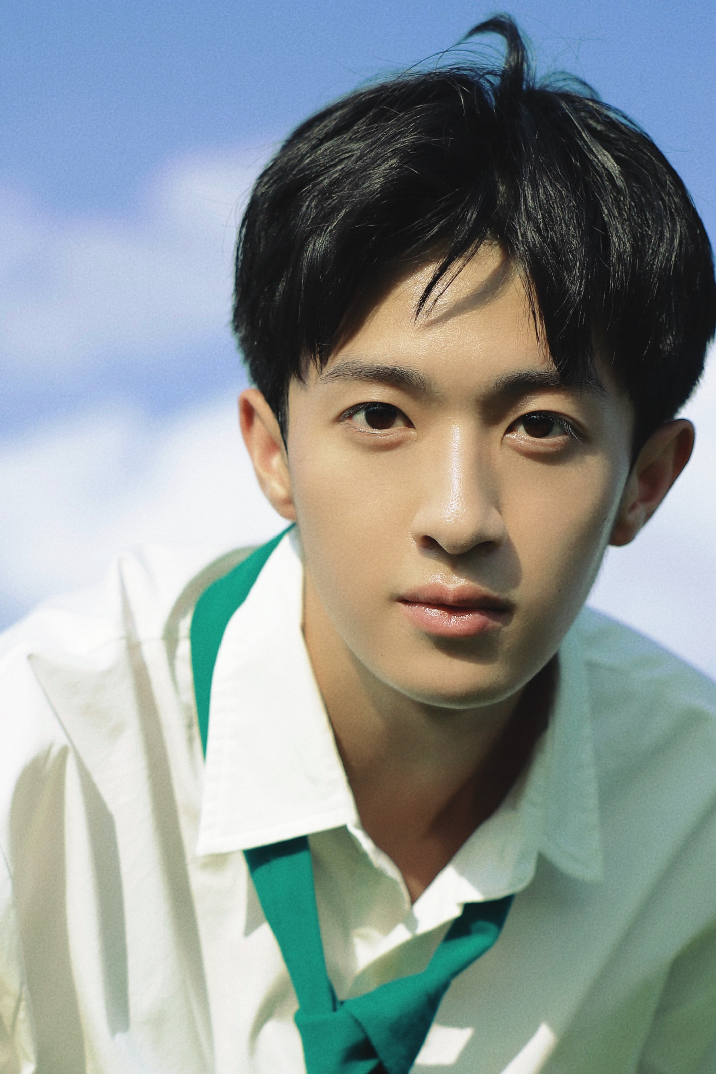Jifeng Wu as Ling Xinghe in Dr. Spring