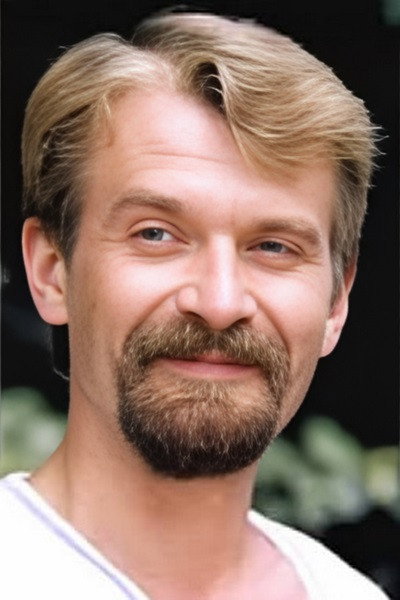 Pēteris Vilkaste as Jim Lazarus in Загадка Эндхауза