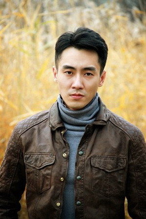 Dong Borui as 方圆 in The Enigma of Arrival