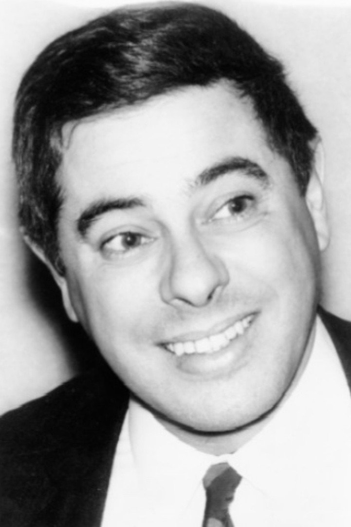 Armando Cortez as Rui Veiga in Cinzas