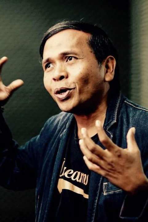 Mucle as Astrada in Miemien Hantu Posesif