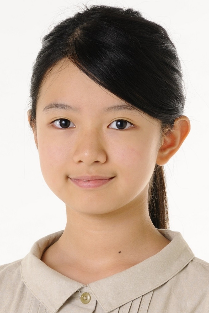 柿原りんか as Tomo in Close-Knit