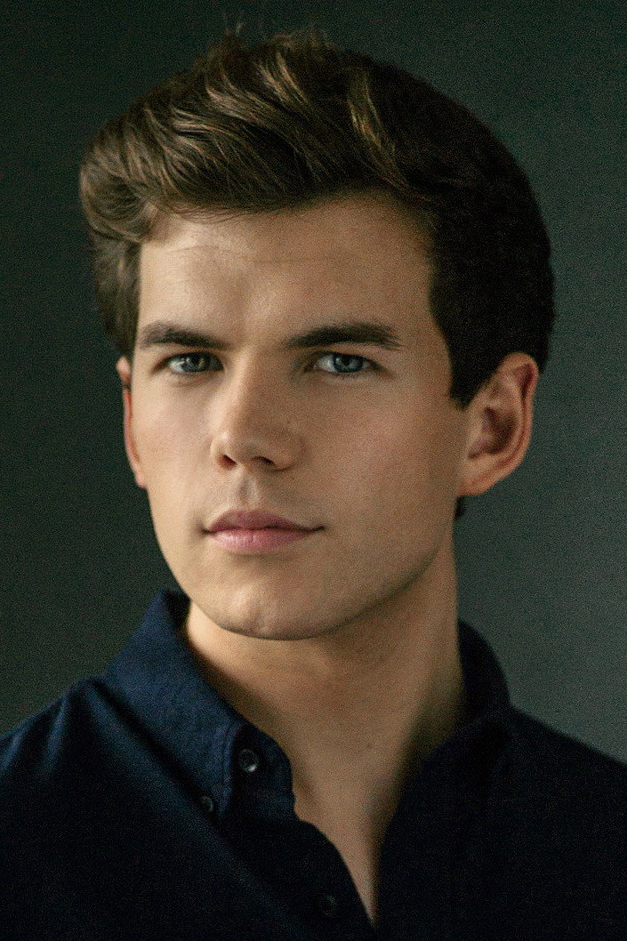Luke Newton as Ben Evans in The Lodge