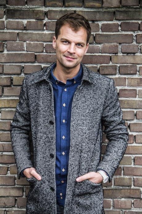 Daan Nieber as Self - Host in PowNews