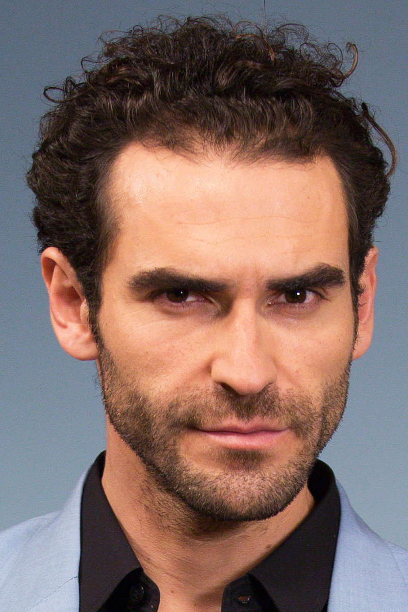 Pablo Cerda as David 'El Cuervo' Alfaro in 17