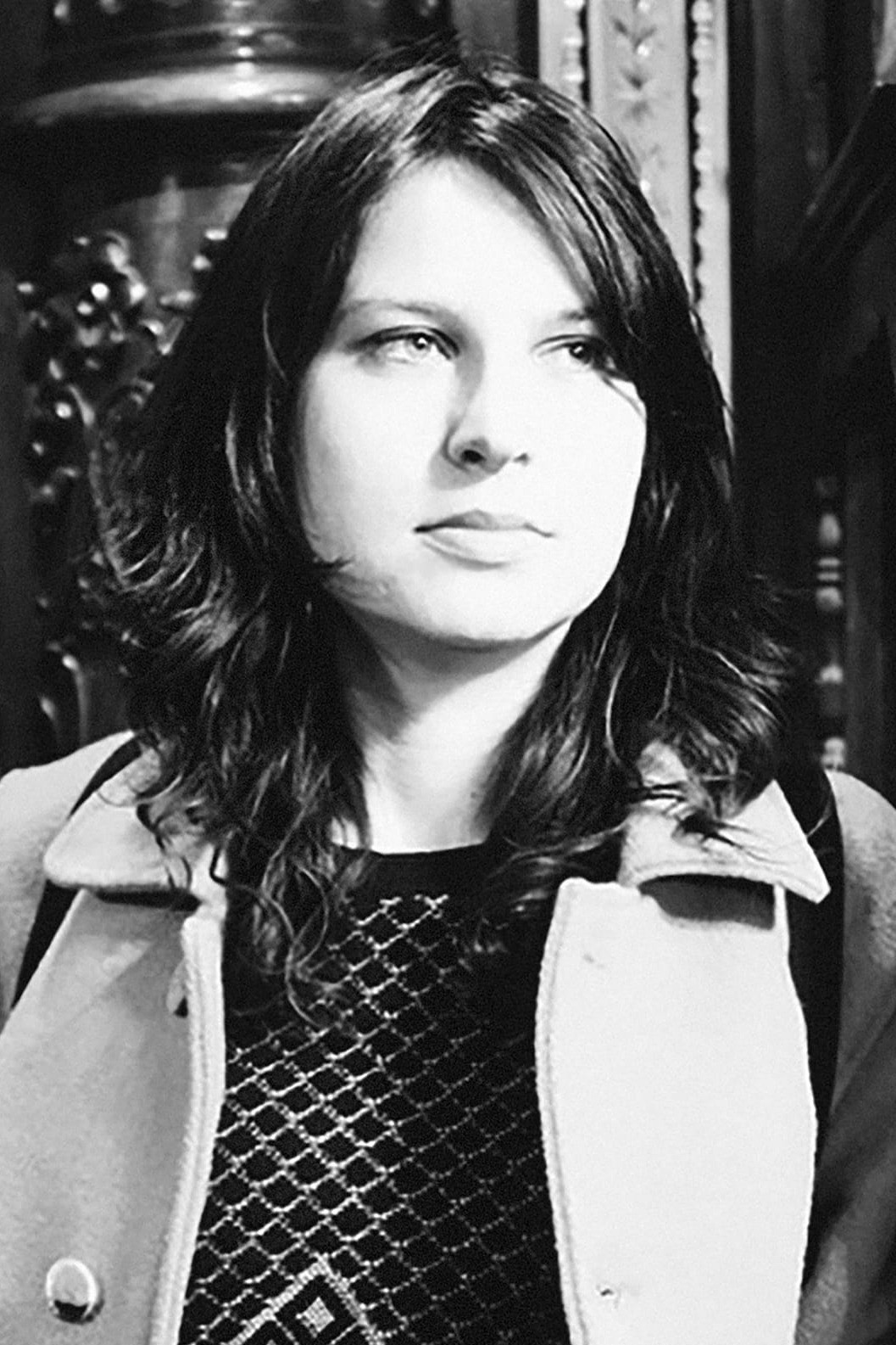 Stella Mozgawa as Self in Anonymous Club