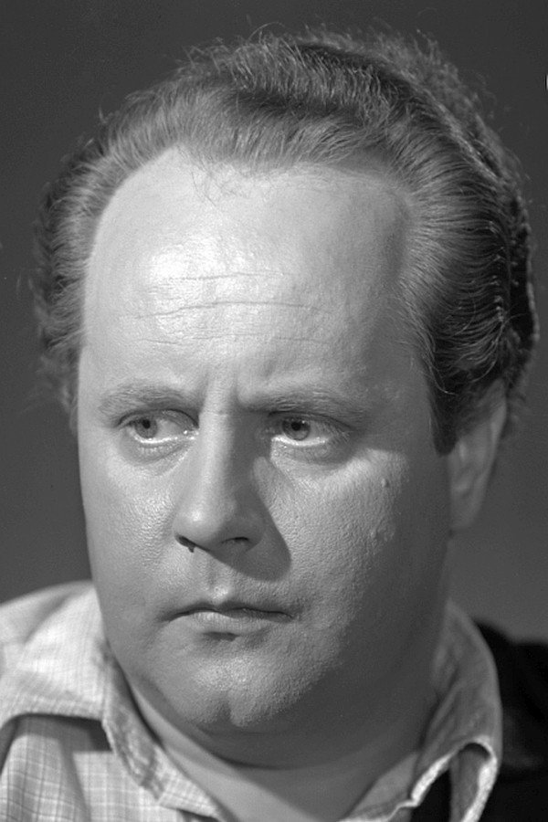 Zenon Burzyński as Stanisław Nawrocki (Segment 1) in Guests Are Coming