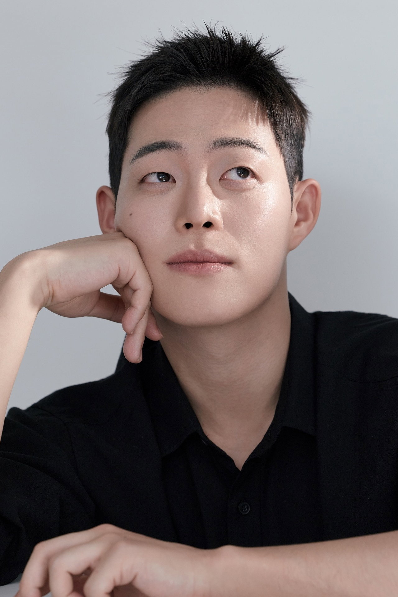 박관우 as Tae-sik in Winter Season