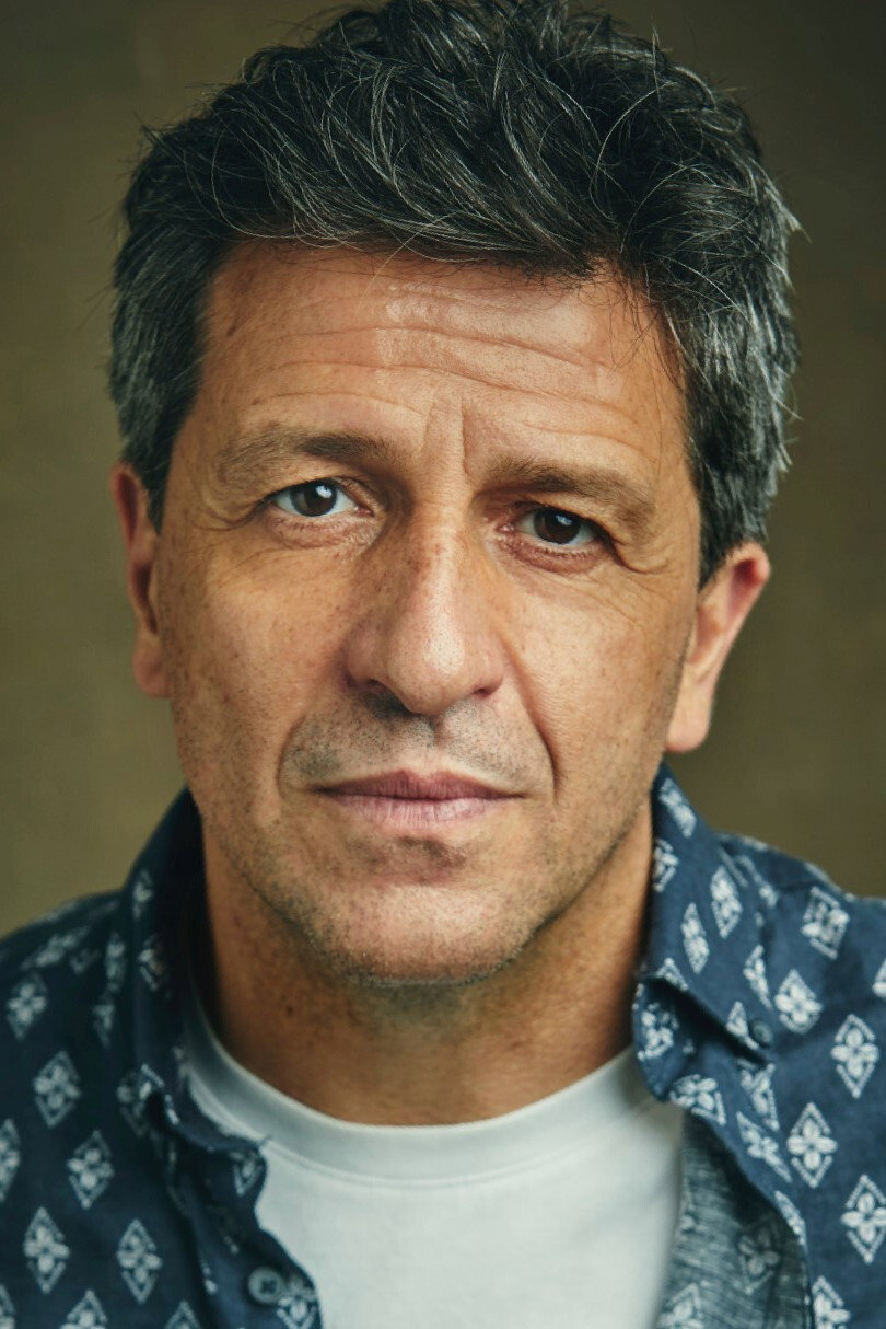 David Lorente as Iñaki Olano in El Centro