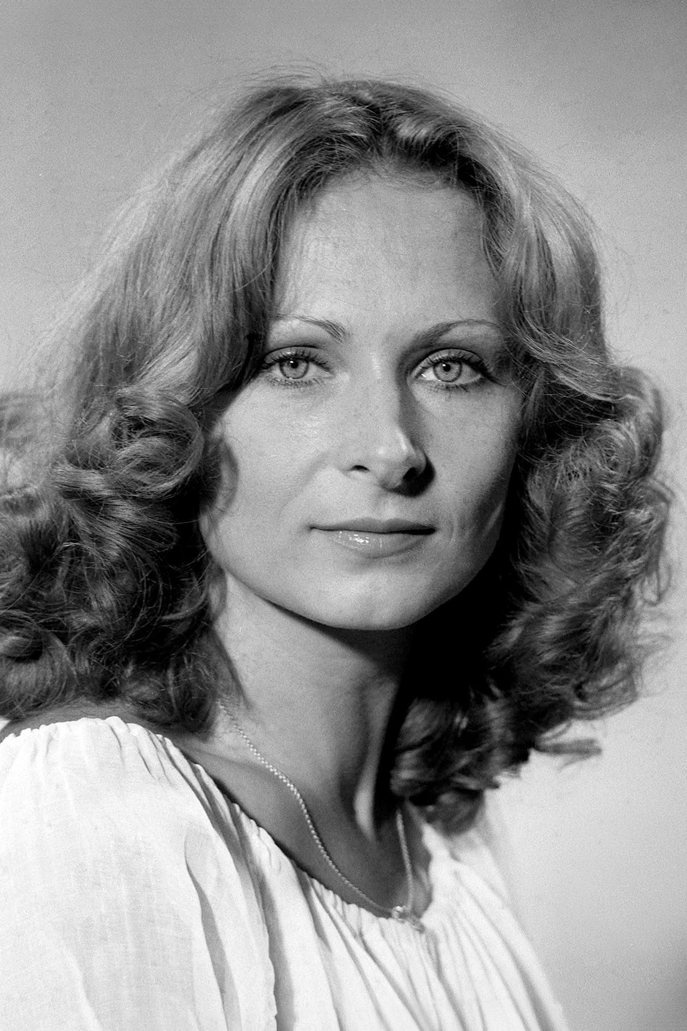 Bánsági Ildikó as Elli in Panic