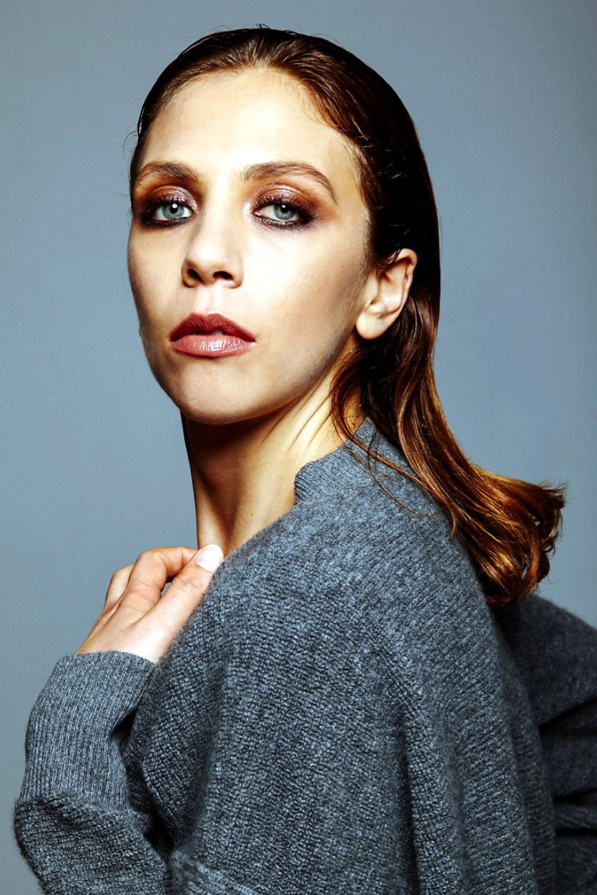 Barbara Chichiarelli as Anna Colace in The Good Mothers