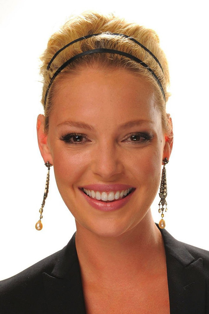 Carina Zampini as Martina Figueroa in Malparida