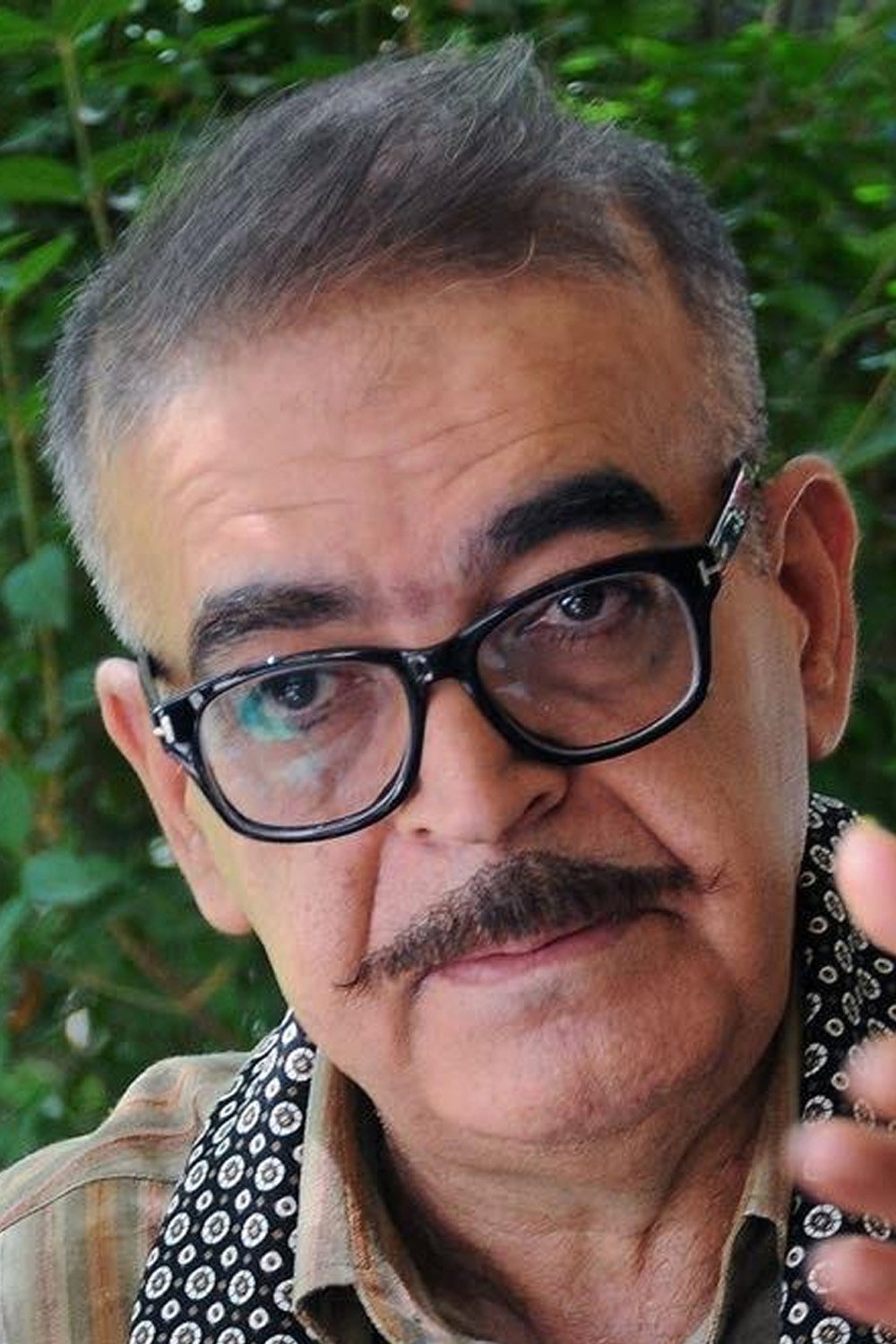 حمید لولایی as Ashkbous in How Much You Want to Cry?